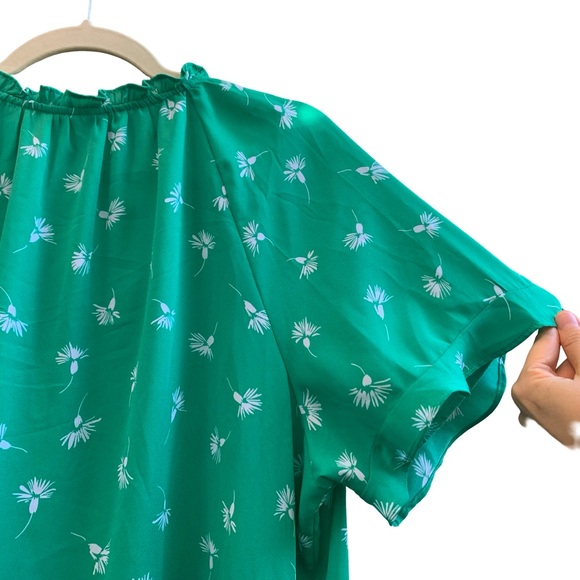 NWT Liz Claiborne Plus Split Tie Neck Short Sleeve Blouse Ditsy Floral Spring - Picture 11 of 16